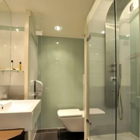Europole Hotel 3*