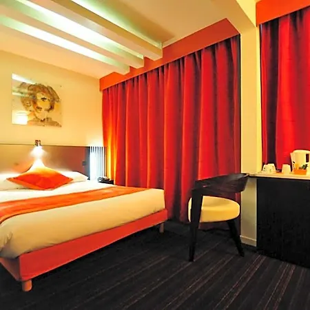 Europole Hotel 3*