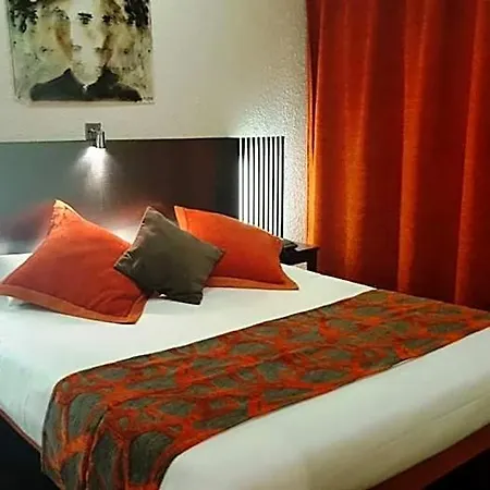 Europole Hotel 3*