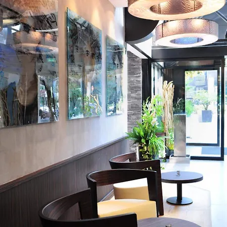 ユーロポール 3* グルノーブル